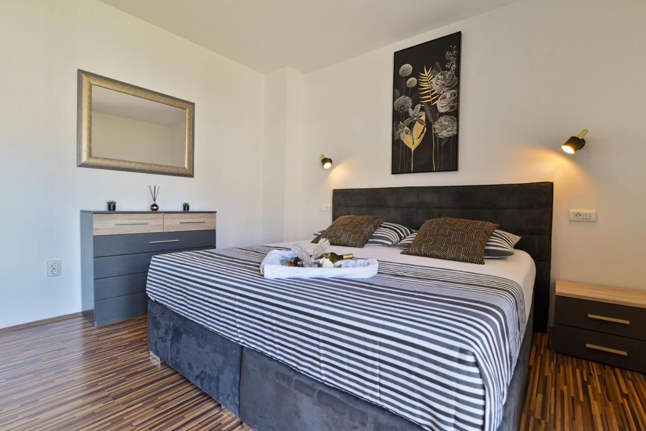 Apartment Sunset Trogir Bagian luar foto